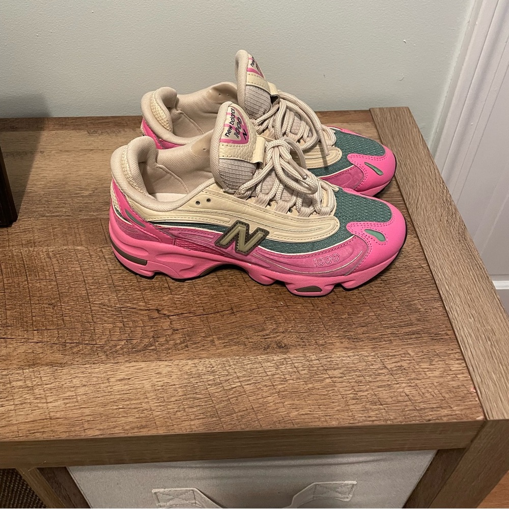 New Balance 1000 pink/tan new without box!